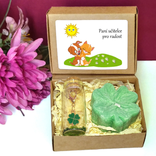 PEJSEK A KOČIČKA - čtyřlístky pro štěstí